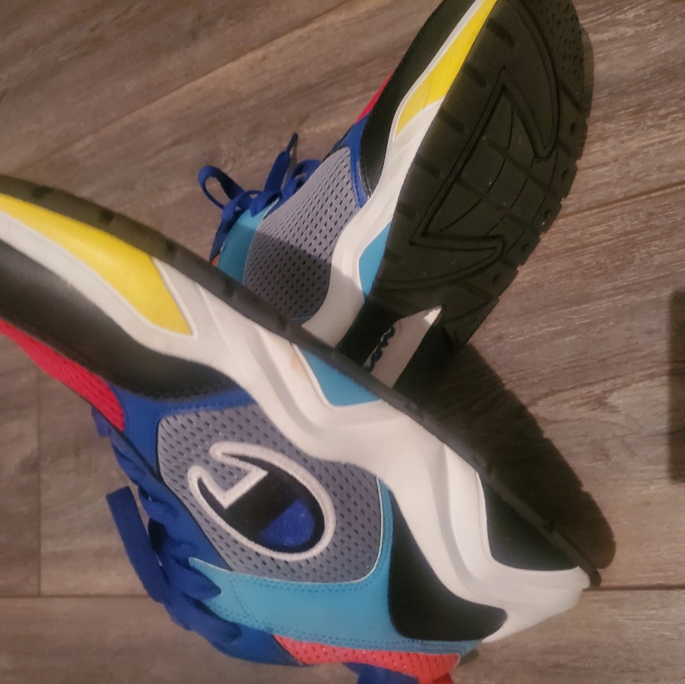 MEN'S SIZE 12(US) CHAMPION TENNIS
